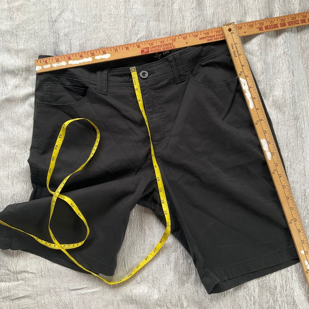 Lee Classic Fit Black Bermuda Shorts 16 M Cotton Stretch‎ Chino Preppy Comfort - Picture 3 of 6